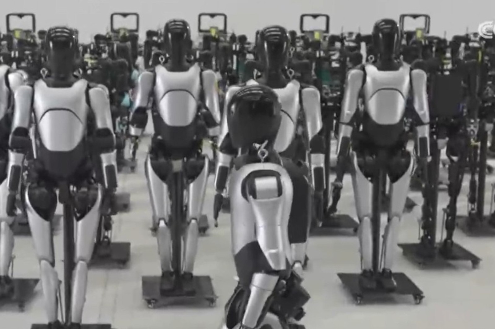央視報道！揭秘okooo澳客機器人量產超級工廠